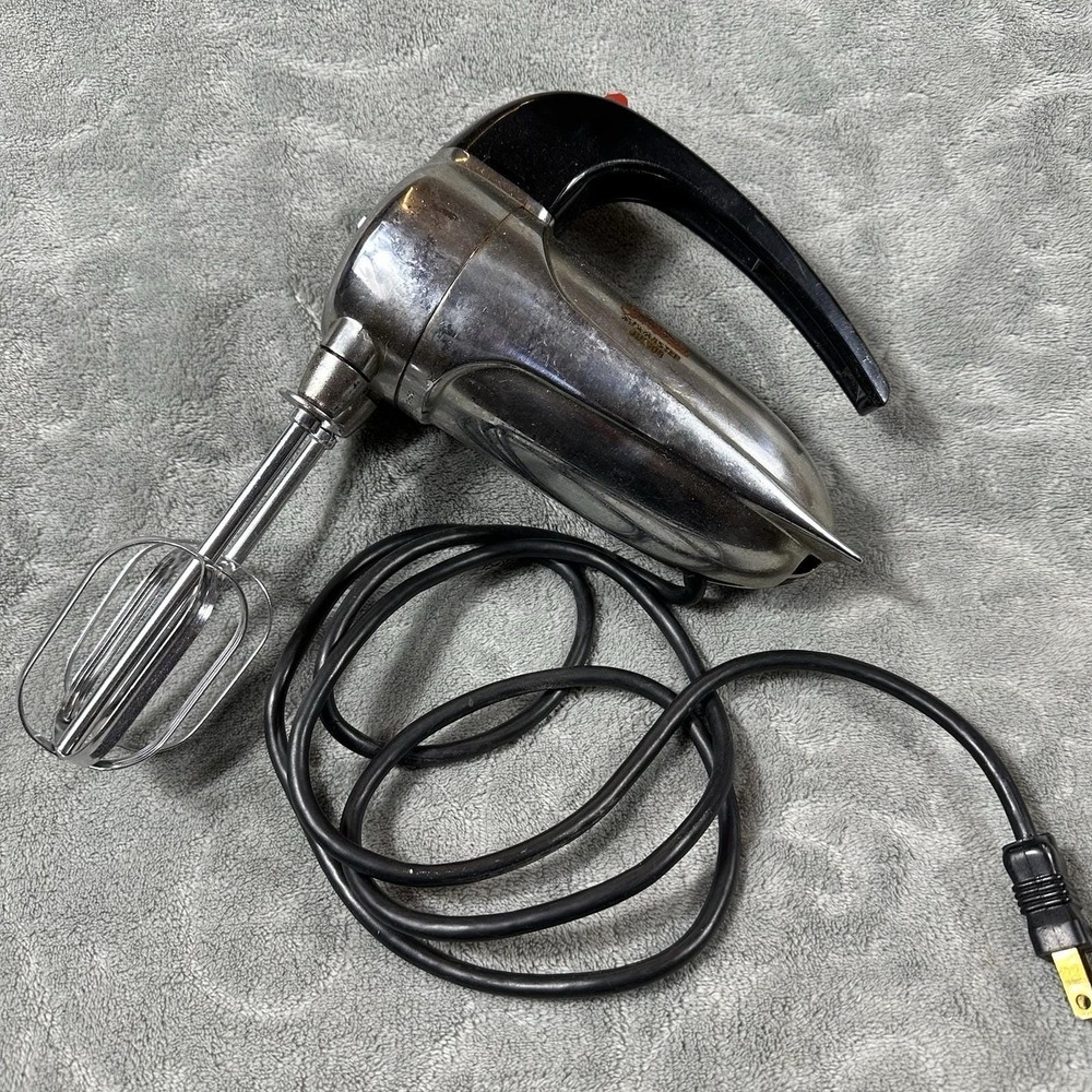 Sunbeam Mixmaster Junior Chrome Handheld Electric Mixer Vintage 120W Still Works